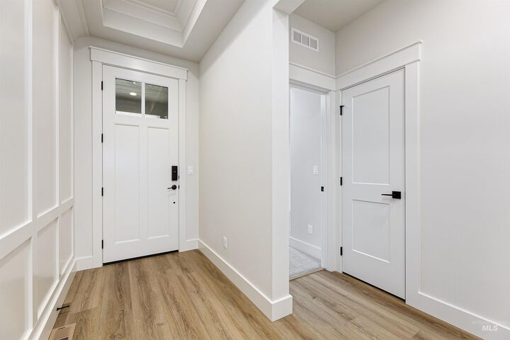 Property Photo:  6987 S Tindaris Ave  ID 83642 