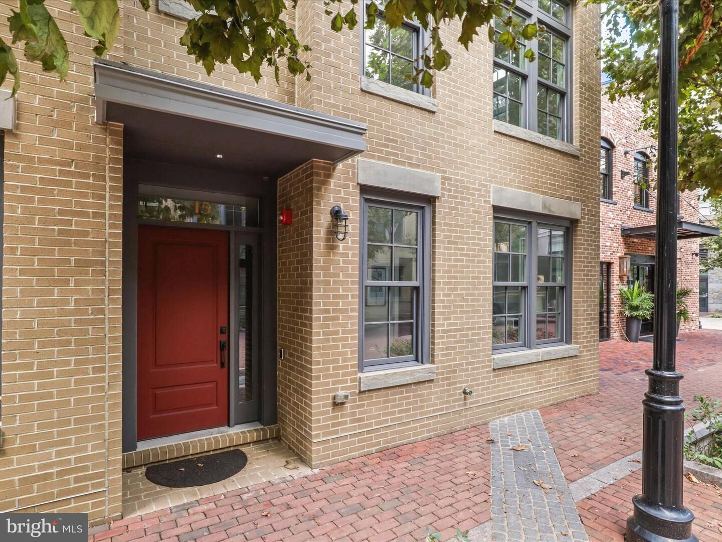 Property Photo:  15 Pioneer Mill Way  VA 22314 