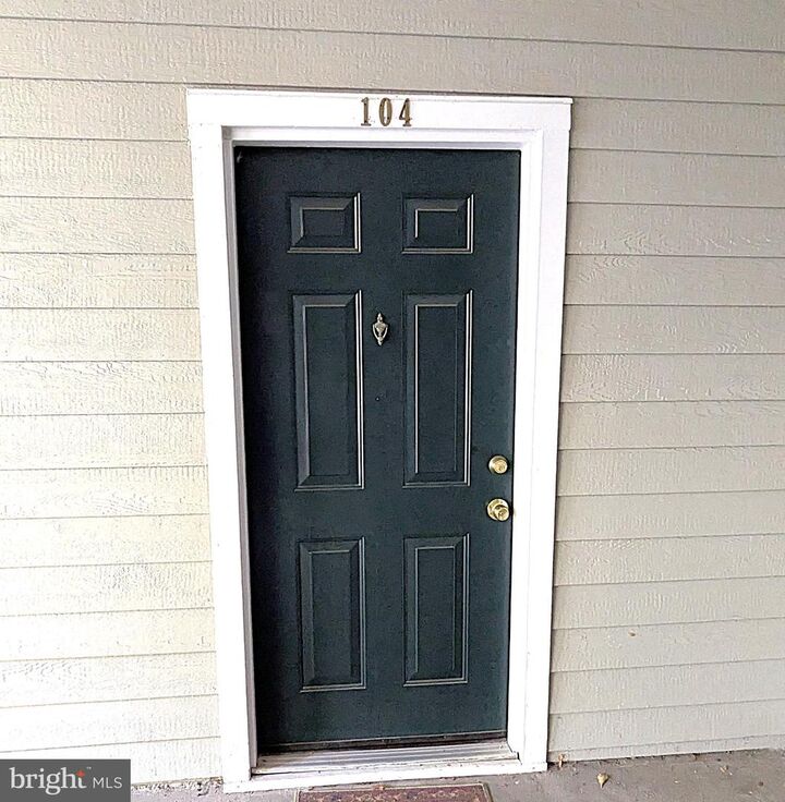 Property Photo: 4417 Fairstone Drive 104 VA 22033