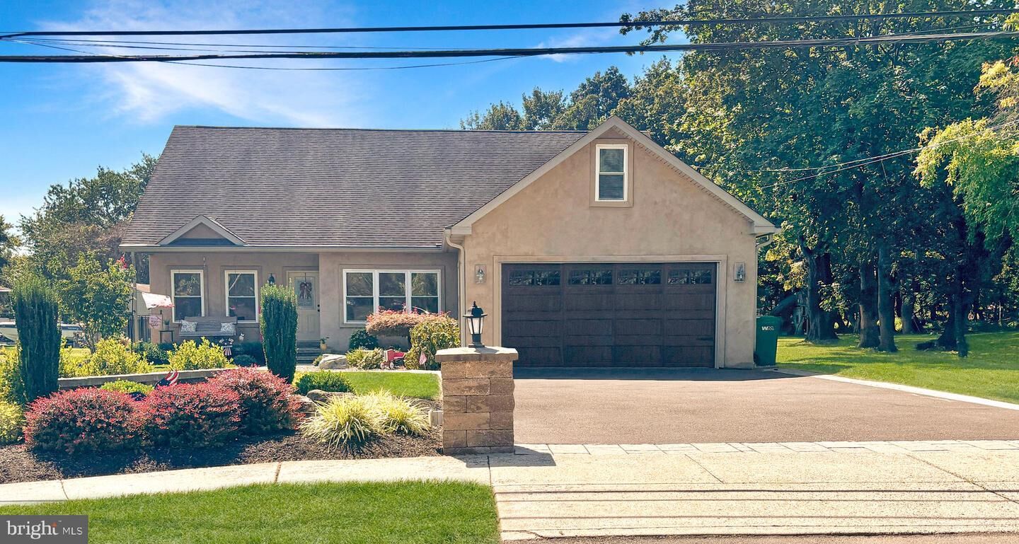 Property Photo: 256 E Marshall Avenue PA 19047