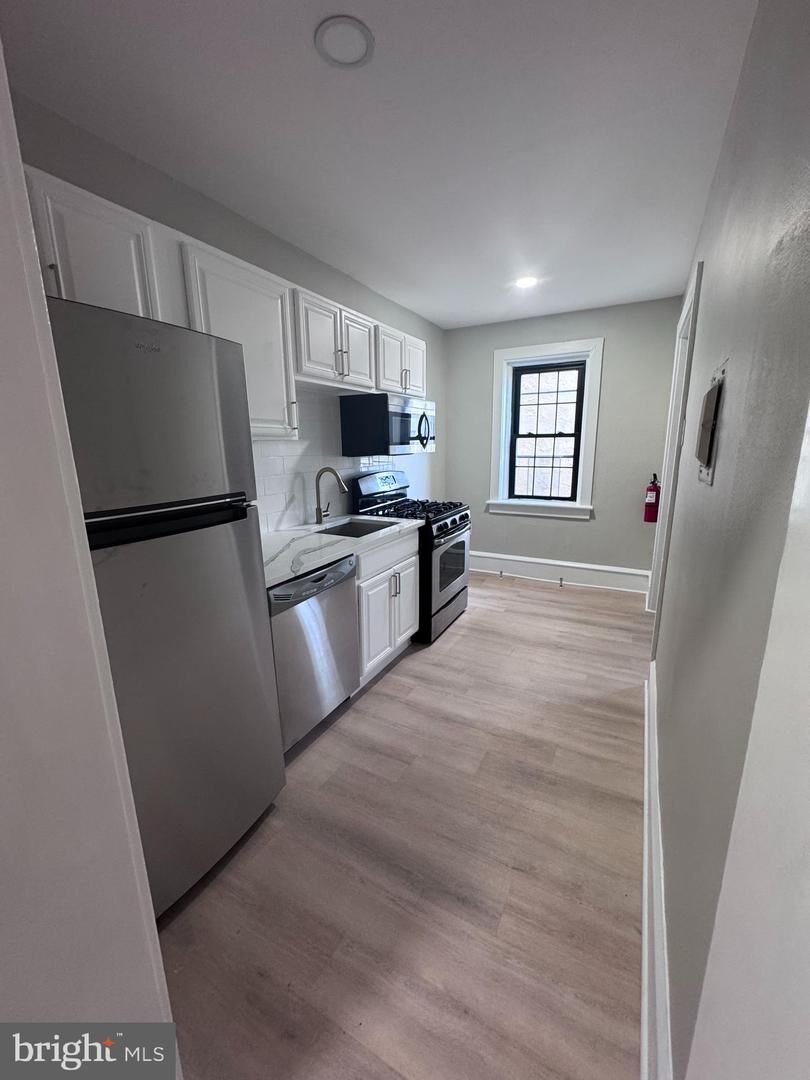 Property Photo:  210 E Maple Avenue B4  NJ 08109 