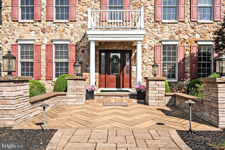 Property Photo:  6 Carmen Lane  NJ 08822 
