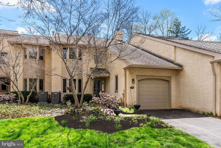 Property Photo:  352 River Birch Circle  PA 19027 
