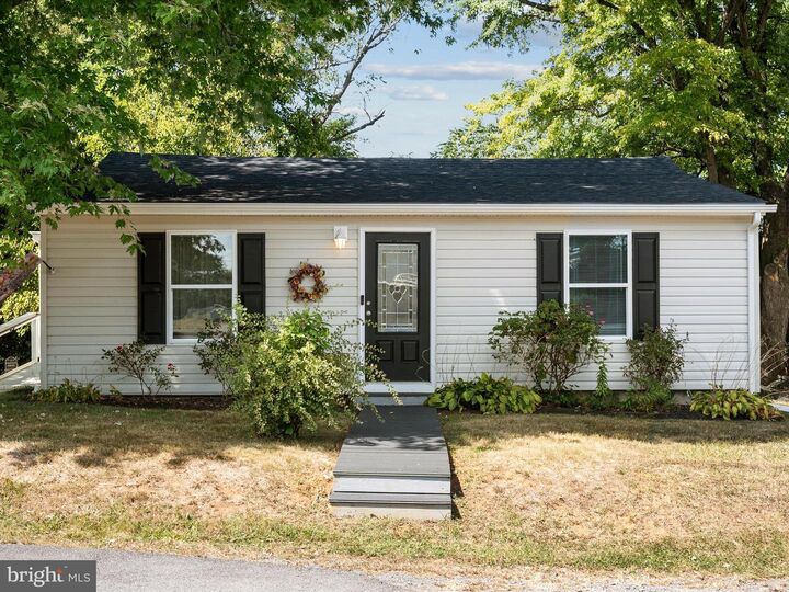 Property Photo: 2225 Harrison Street VA 22601
