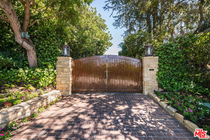 Property Photo:  1550 Amalfi Dr  CA 90272 