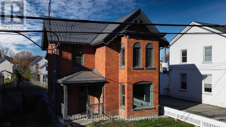 Property Photo: 256 Coleman Street 2 ON K8P 3H7