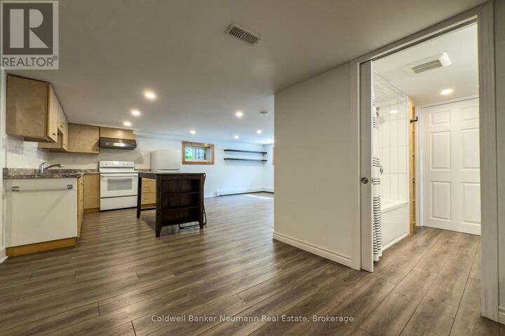 Property Photo: 18 Forest Hill Drive Lower ON N1G 2E3