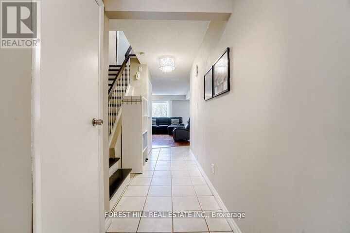 Property Photo: 60 Hanson Road 1 ON L5B 2P6