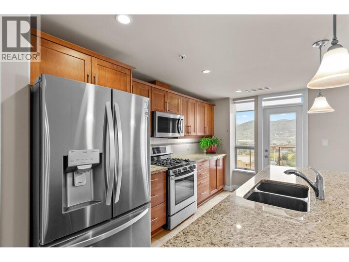 Property Photo:  1160 Bernard Avenue 1207  BC V1Y 6R2 