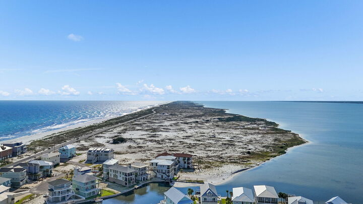 Property Photo:  7303 Spinnaker Court  FL 32566 