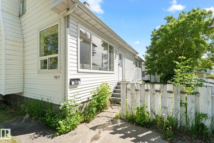 Property Photo:  11817 44 Street NW  AB T5W 2S4 
