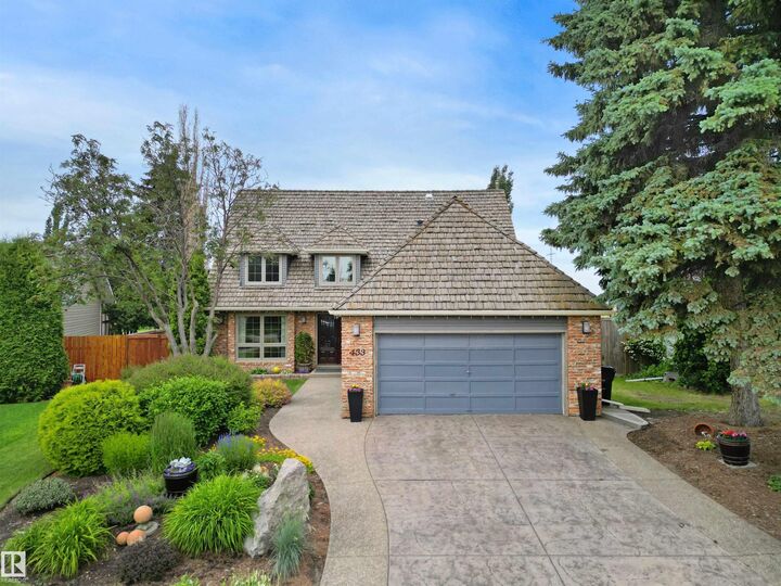 Property Photo:  433 Village Drive  AB T8A 4K1 
