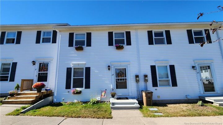 Photo de la propriété: 28 Meadowland Terrace NB E2M 5S4
