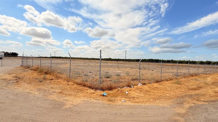 Property Photo: 1 Road 32 CA 93636