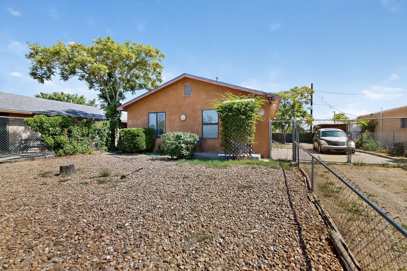 Property Photo:  618 Dolores Drive SW  NM 87121 