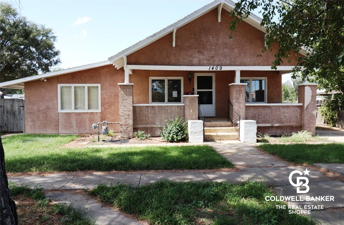 Property Photo: 1409 N Main Street KS 67846