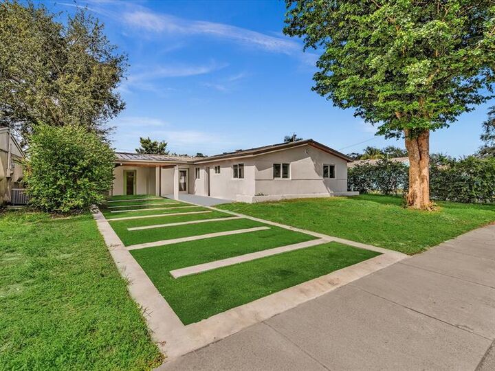 Property Photo:  6641 Douglas St  FL 33024 