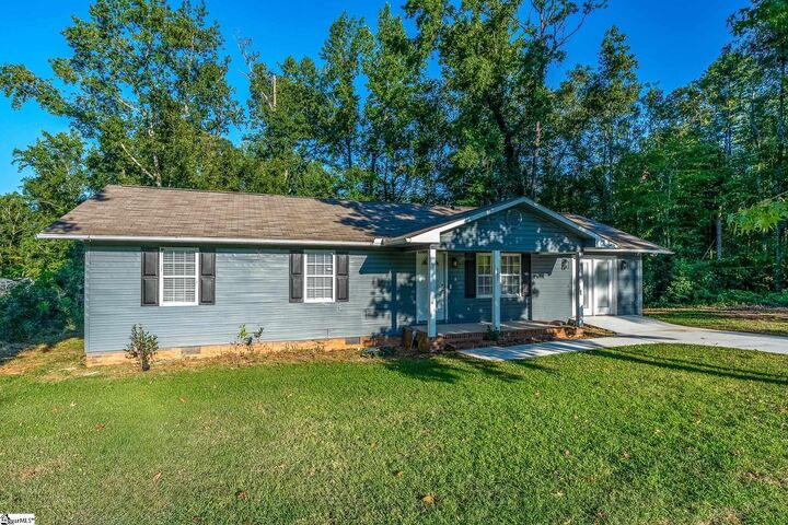Property Photo:  861 Pinecrest Street  SC 29388 