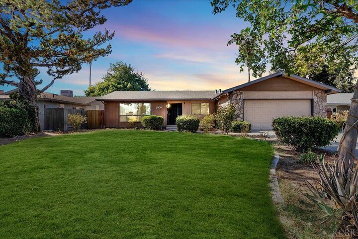 Property Photo: 3504 W Cutler Avenue CA 93277