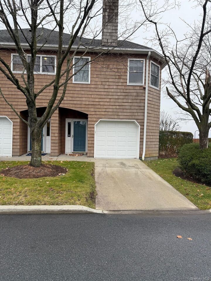 Property Photo:  501 Half Moon Bay Drive  NY 10520 