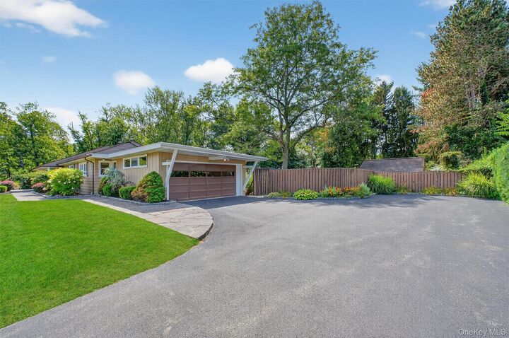 Property Photo:  18 Wellesley Place  NY 12524 