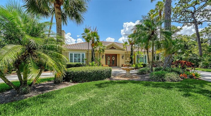 Property Photo:  422 Blue Garden Lane  FL 34229 