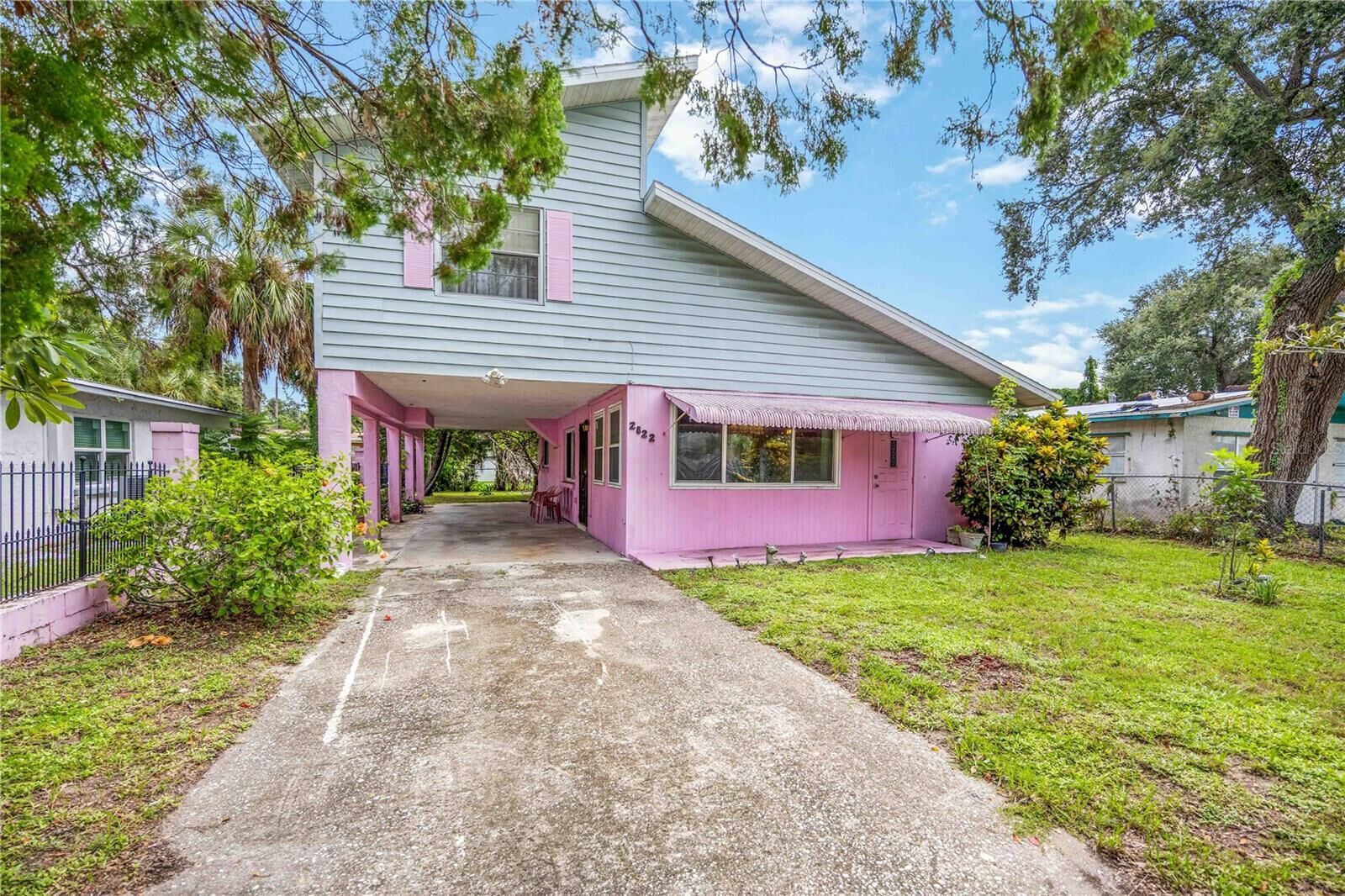Property Photo: 2822 Palmadelia Avenue FL 34234