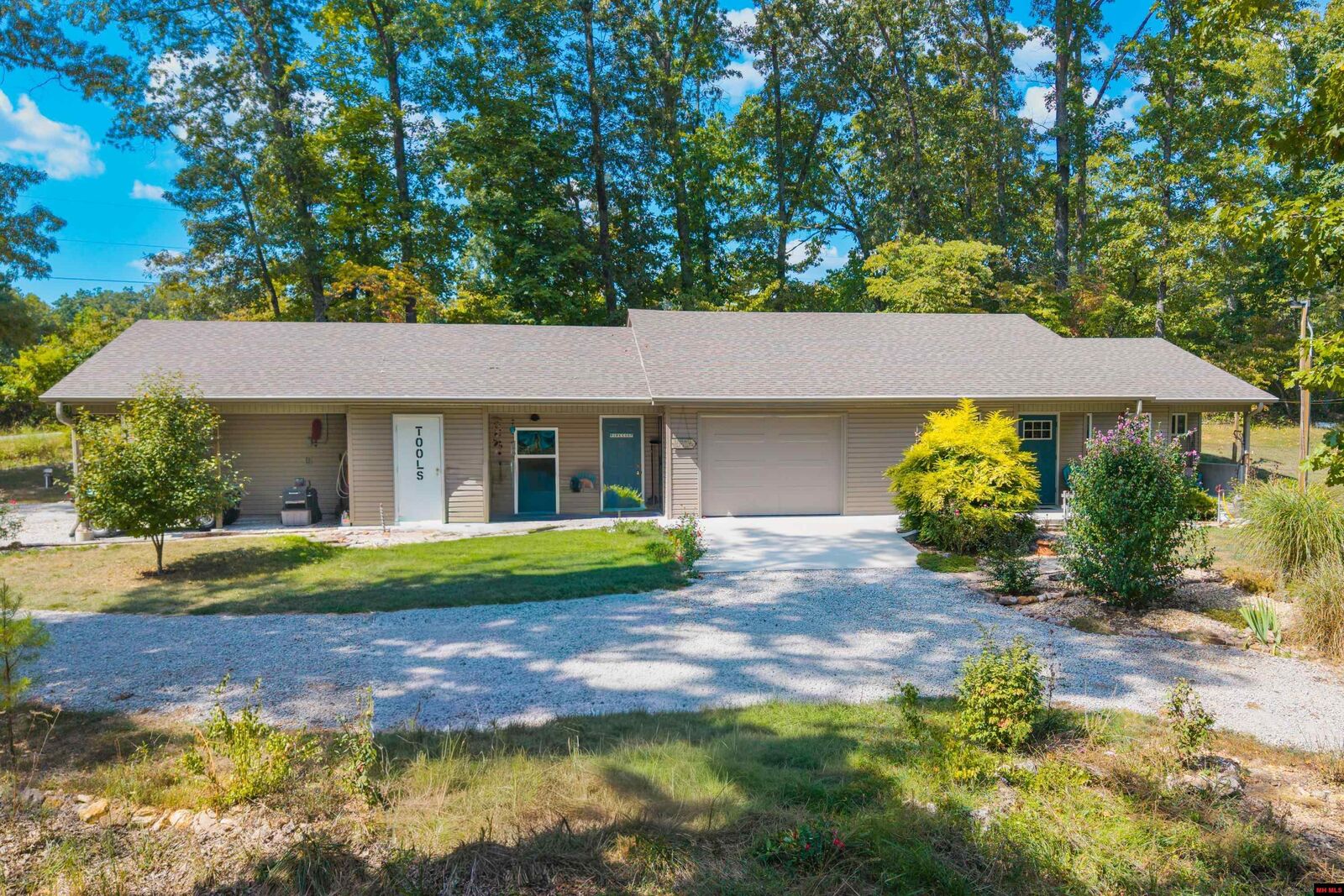 Property Photo: 868 Cr 672 AR 72653