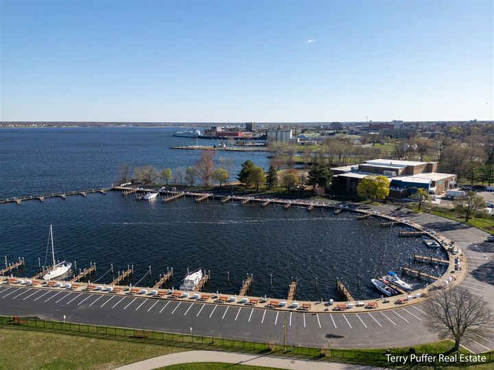 952 Boardwalk Cove Drive  Muskegon MI 49441-2213 photo
