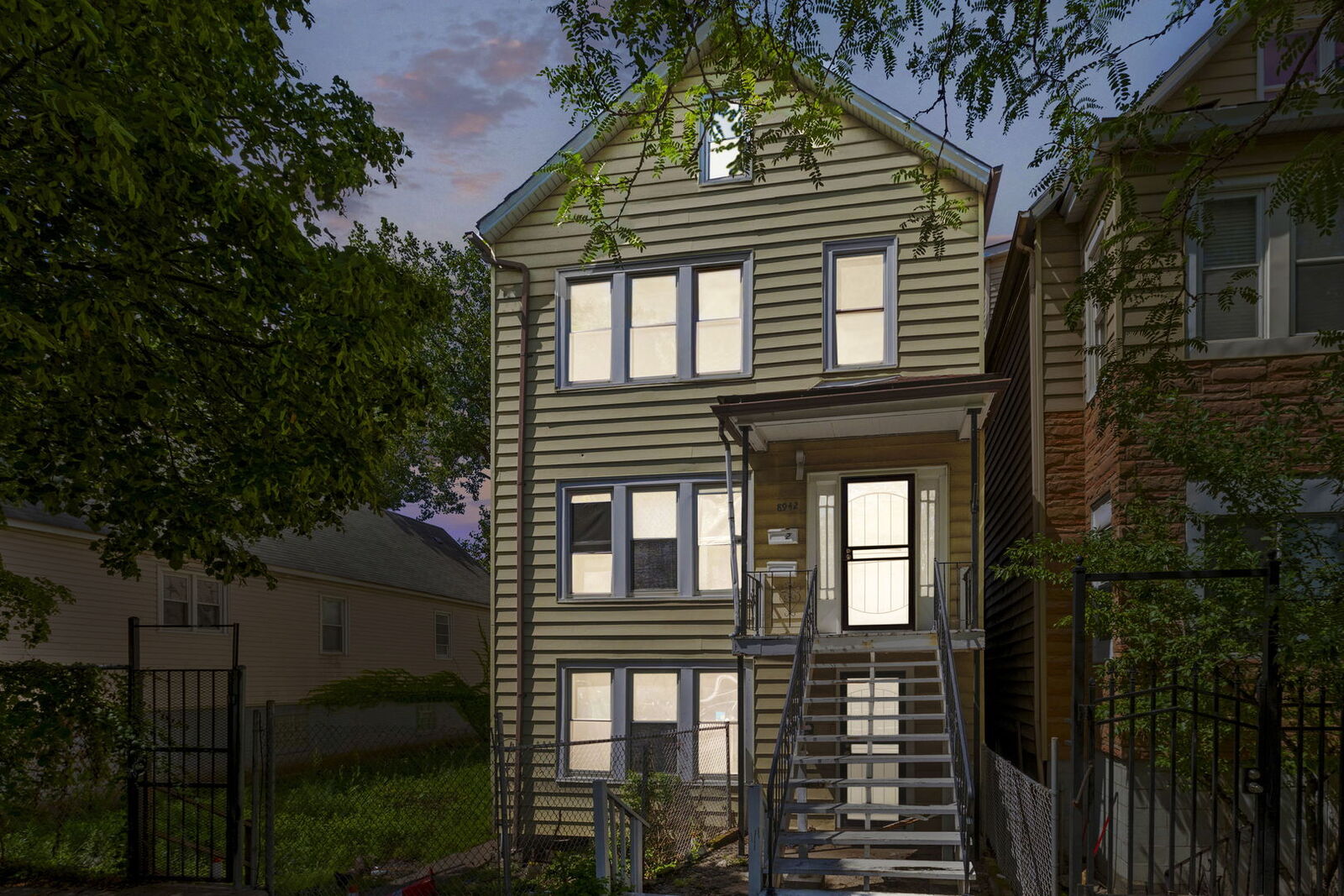 Property Photo:  8942 S Baltimore Avenue  IL 60617 