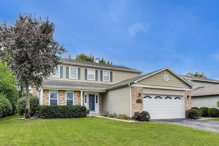 Property Photo: 2608 N Wilshire Lane IL 60004