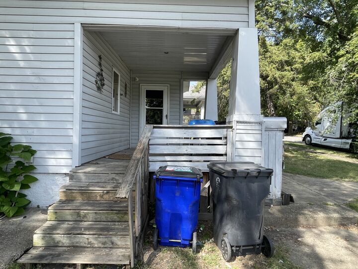 Property Photo:  1283 S Illinois Street  IL 62521 