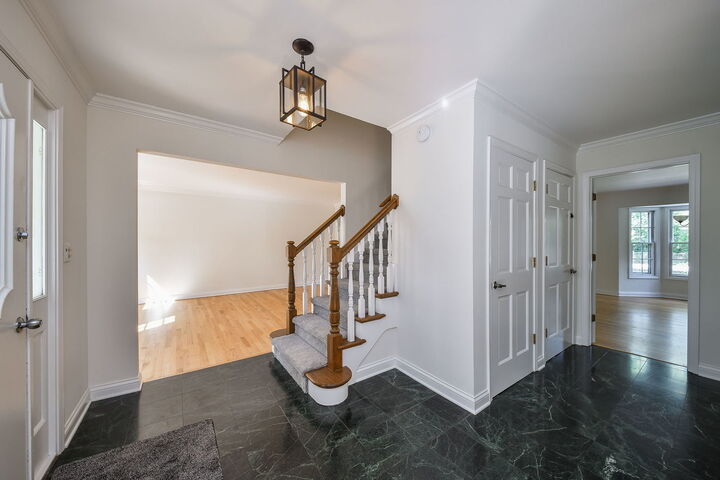 Property Photo:  825 Biltmore Court  IL 60563 