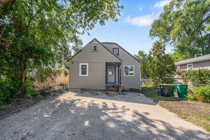 Property Photo:  321 Beachview Drive  IL 60073 