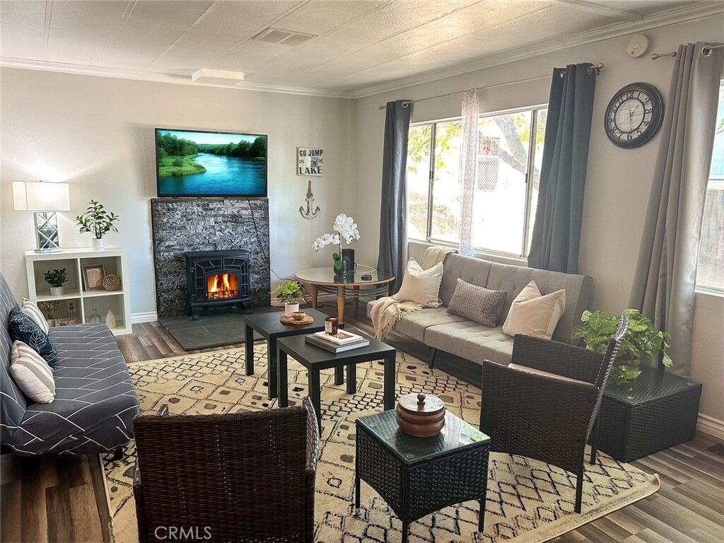 Property Photo:  200 Jones Street  CA 93205 