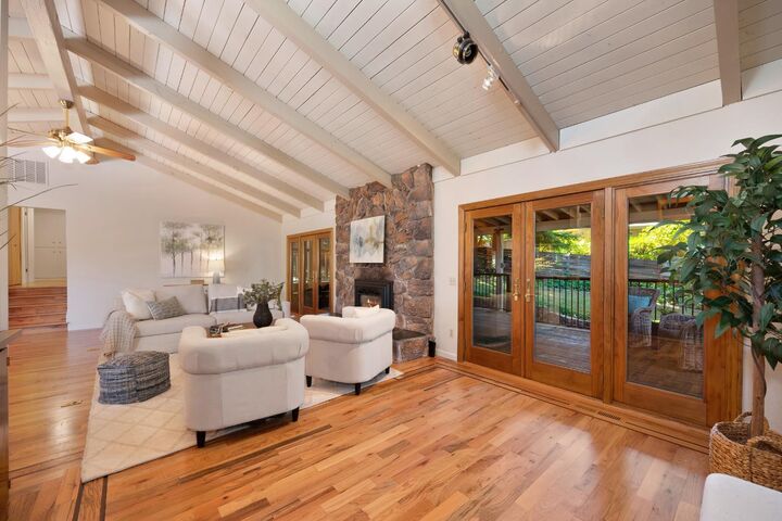 Property Photo: 1485 Oak Ridge Way CA 95603