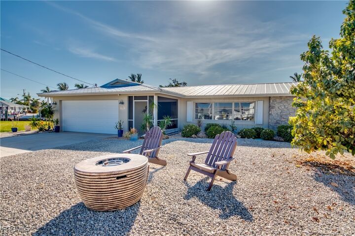 Property Photo: 2292 Sapodilla Lane FL 33956