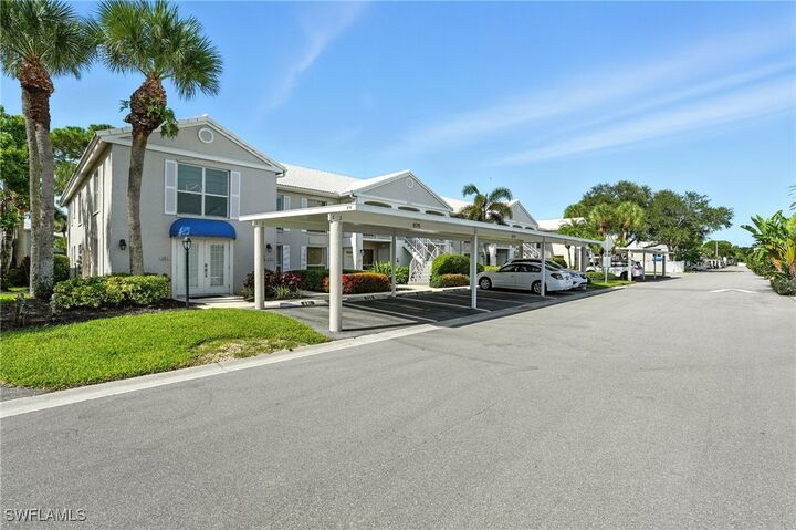 Property Photo: 876 Gulf Pavilion Drive 201 FL 34108