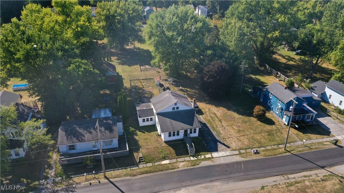 Property Photo: 615 Boston Street OH 44490