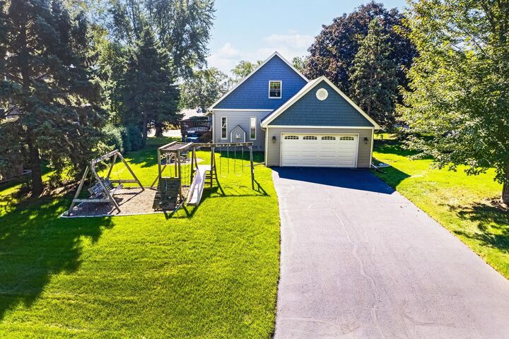 Property Photo:  417 W Horseshoe Drive  MN 55126 