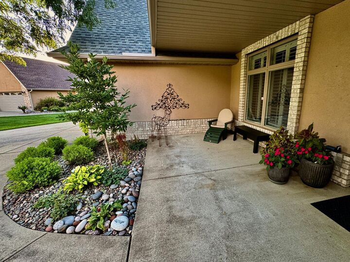 Property Photo:  1508 Highland Trail  MN 56301 