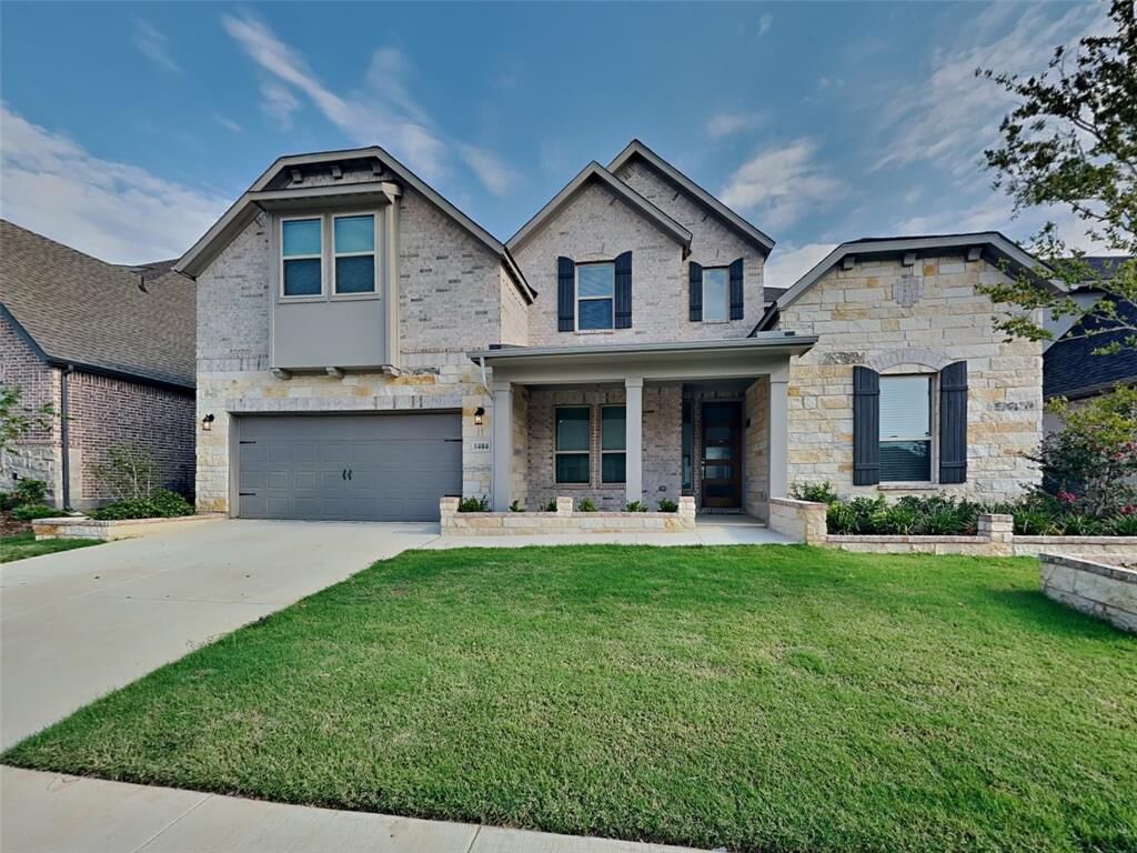 Property Photo: 1404 Huckleberry Street TX 76226