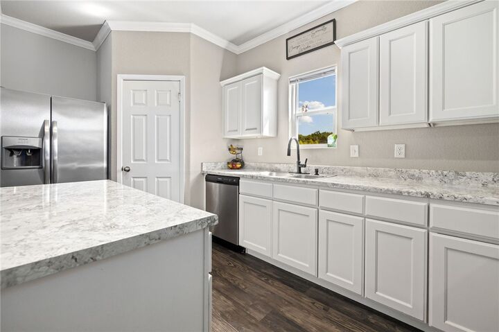 Property Photo:  5058 W Claxton Circle  AR 72704 