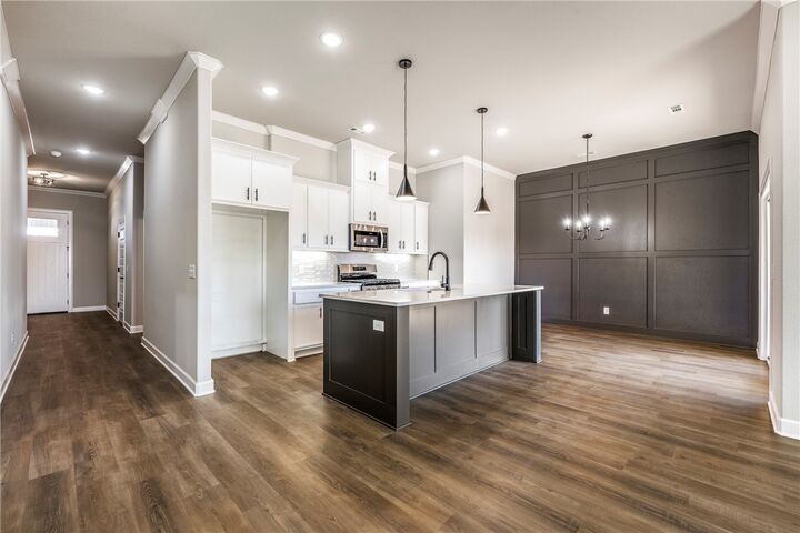 Property Photo:  1913 Farmer Street  AR 72751 