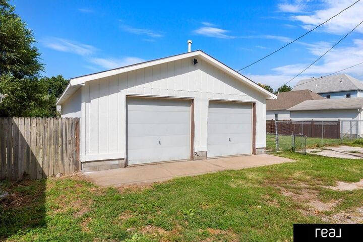 Property Photo:  1105 5th Avenue  IA 51501 