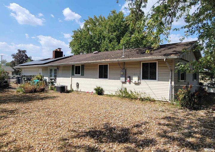 Property Photo: 1133 W Boone Street IL 62881