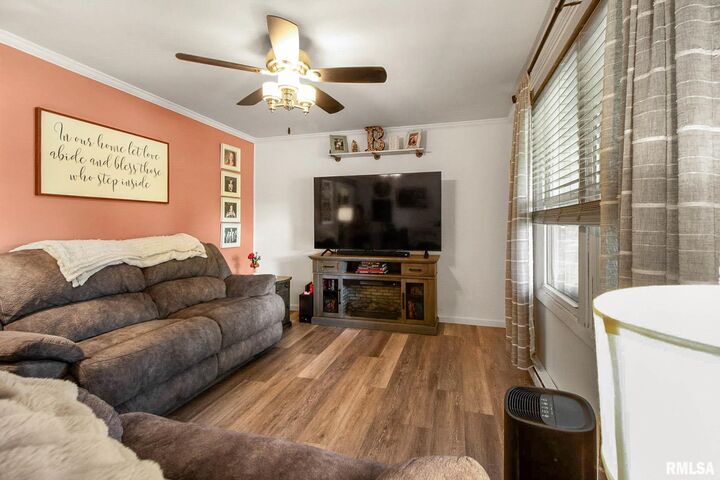Property Photo: 16042 Ralls Grove Road IL 62922