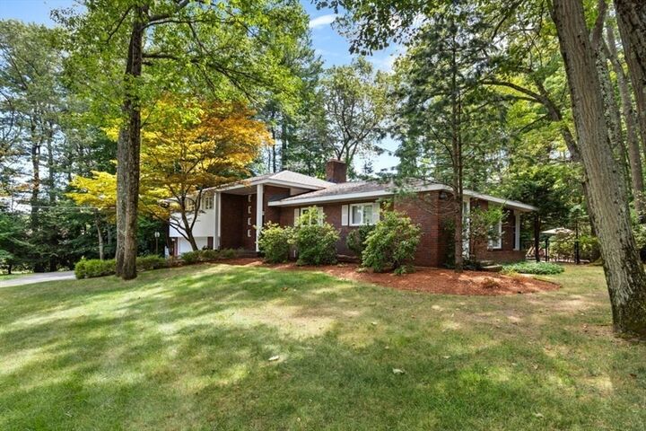 Property Photo:  25 Chatham Way  MA 01940 