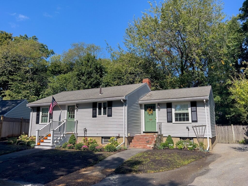 Property Photo:  23 Sagamore Rd  MA 01945 
