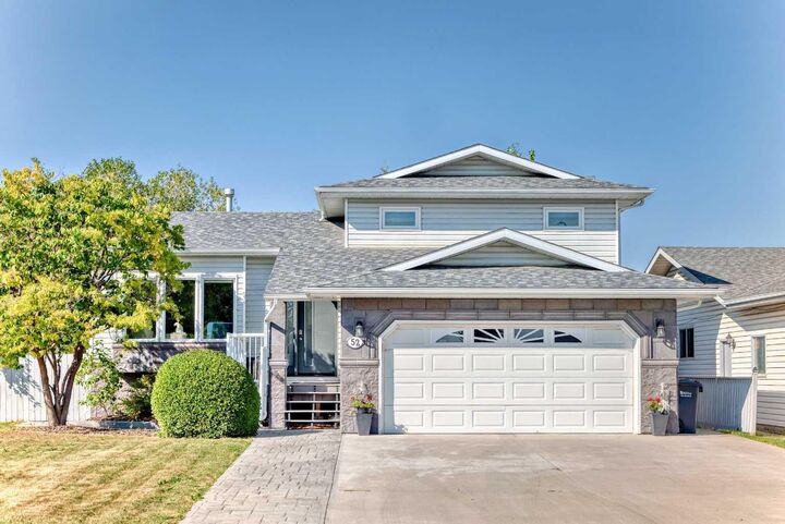 Property Photo:  52 Kirby Street  AB T4P 3M9 